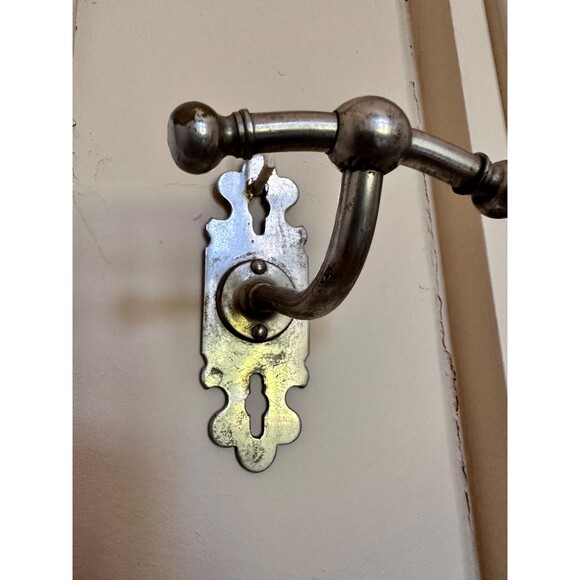 Vintage French bathroom accessories: sponge and soap holder, towel hook. - Picture 3 of 5